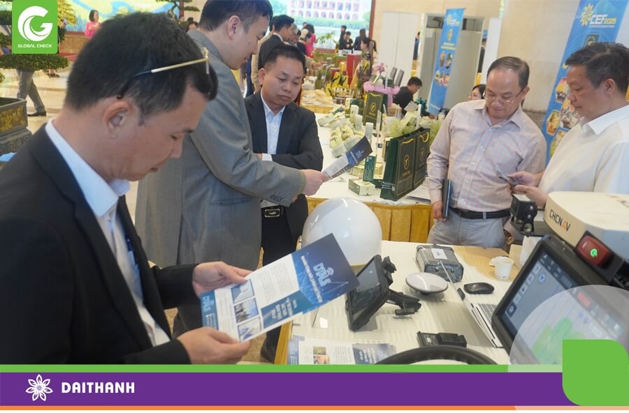 Khách mời Hội nghị tìm hiểu công nghệ định vị chính xác DTALS